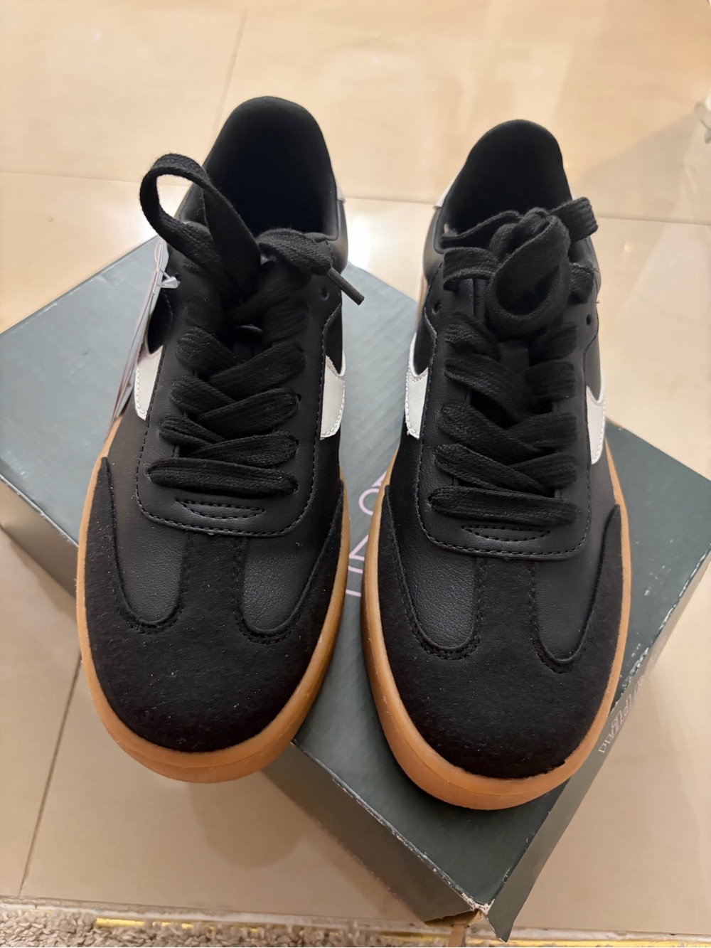 Wild Fable Black & White Athletic Sneakers